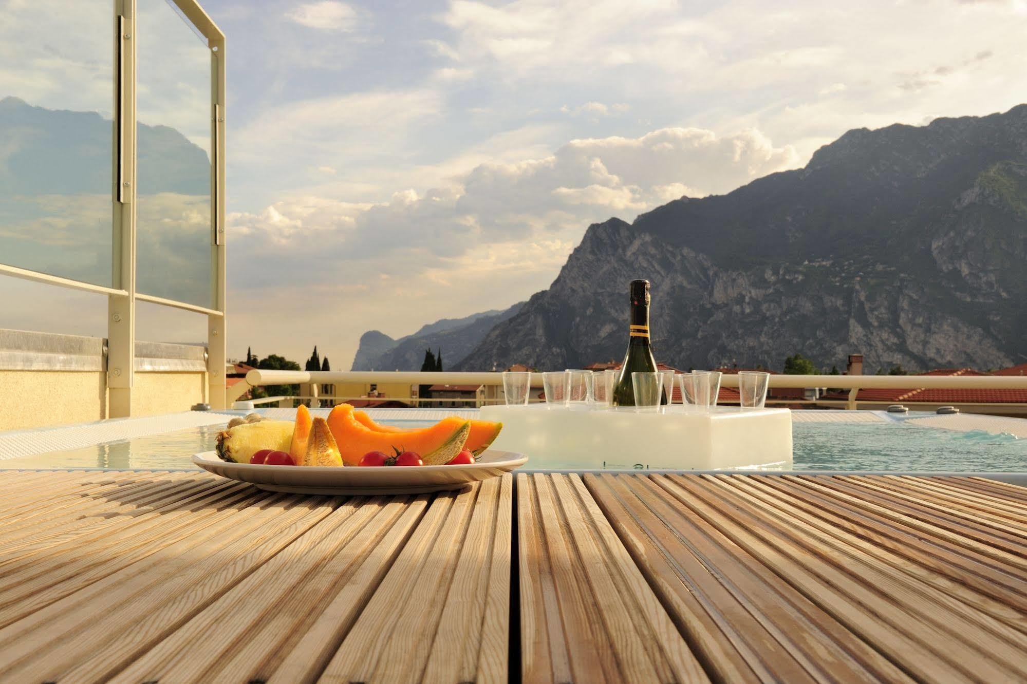 Eco Hotel Bonapace Torbole Sul Garda Extérieur photo