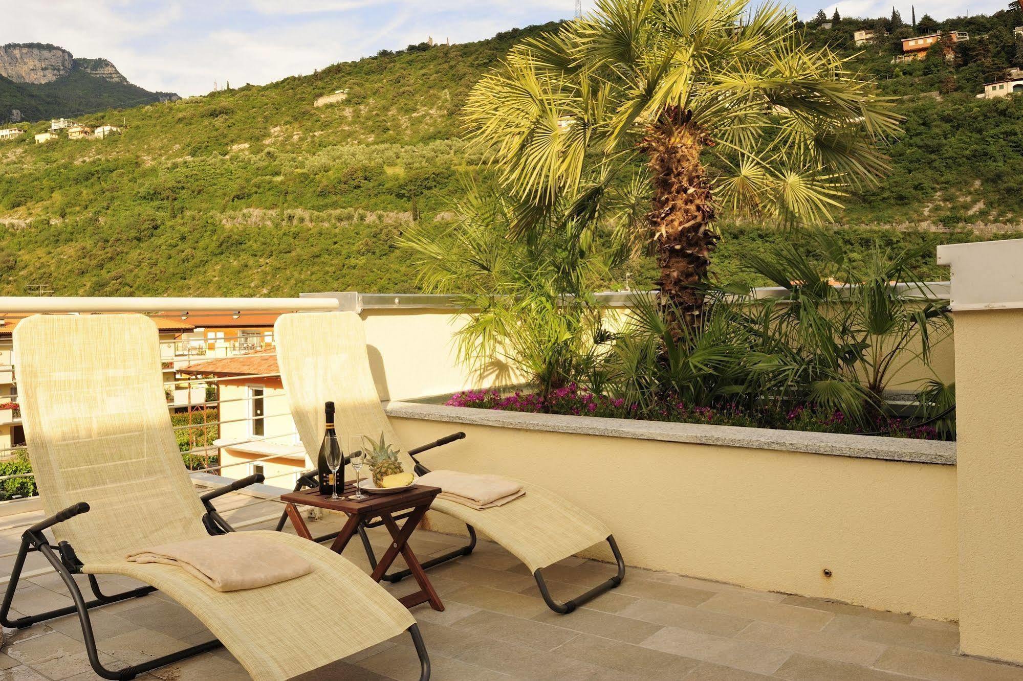 Eco Hotel Bonapace Torbole Sul Garda Extérieur photo